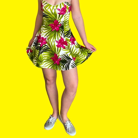 Strapless Sweetheart Tropical Skater Dress, Figure Flattering - Picture 5 of 10